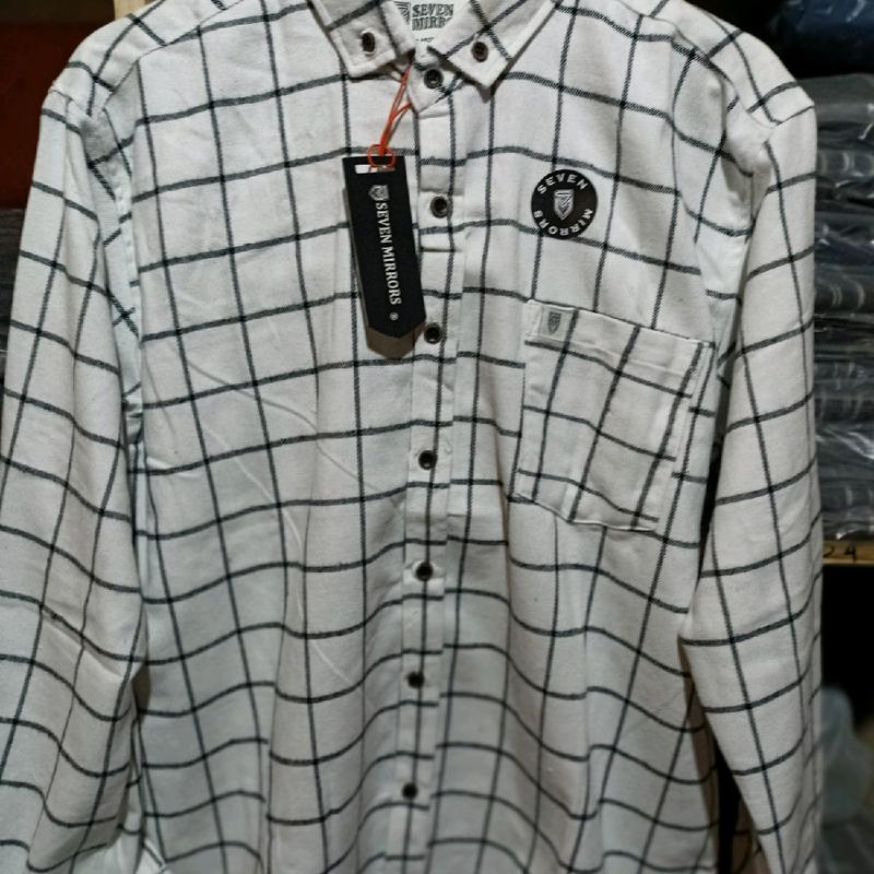 Baju flanel motif Kotak dasar putih list hitam Kain Lembut  Pria Distro 5