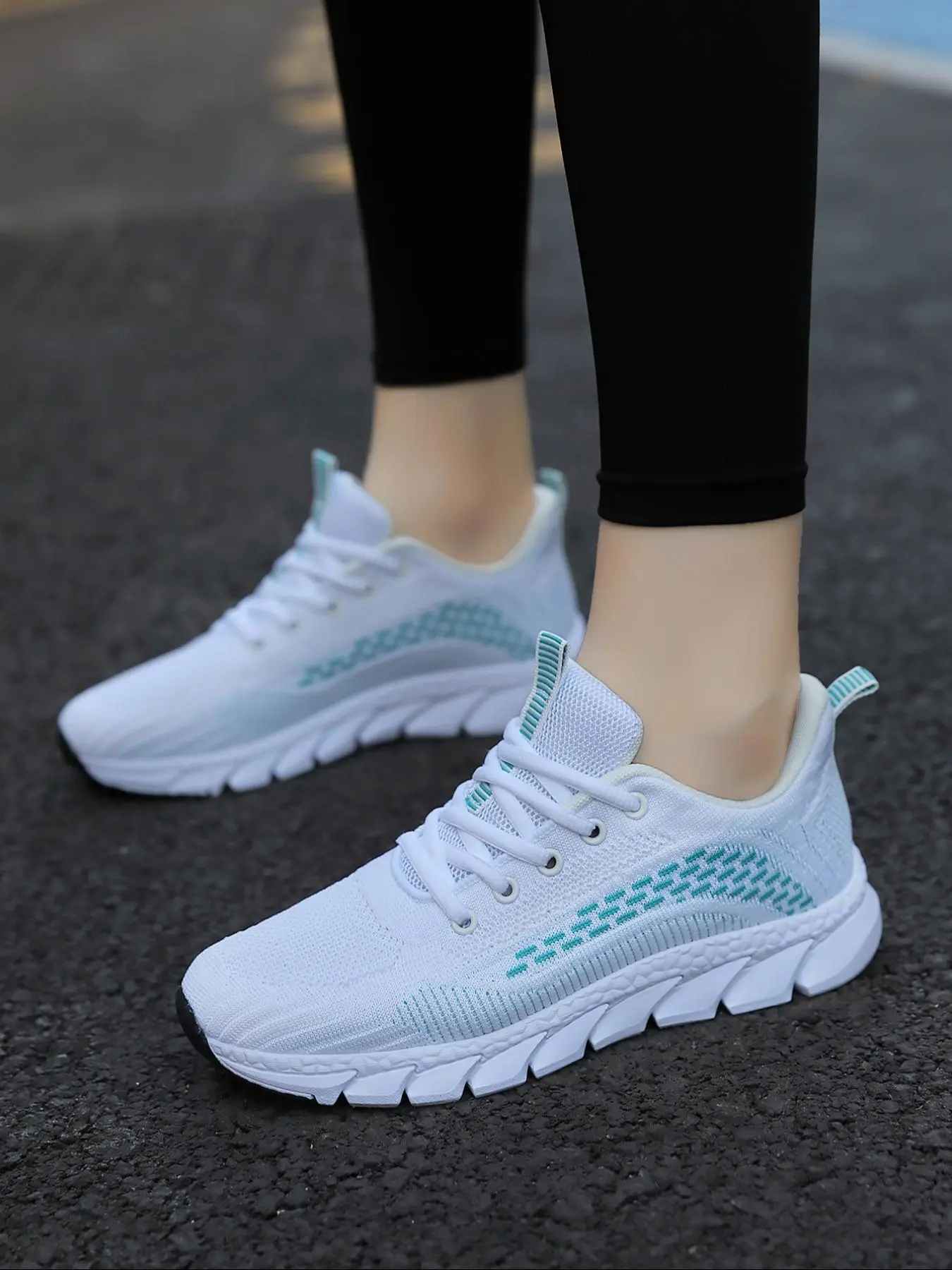 Women's Fashionable Lace Up Platform Sneakers, Casual Comfortable Breathable Sports Running Shoes, All-match Basic Shoes for Daily Wear