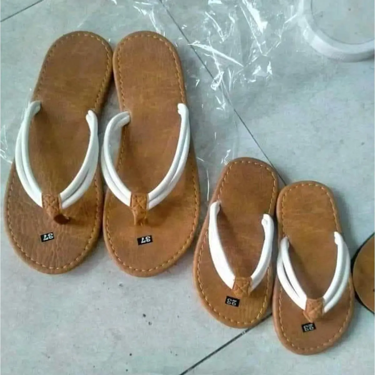 dép me và bé quai tông kẹp