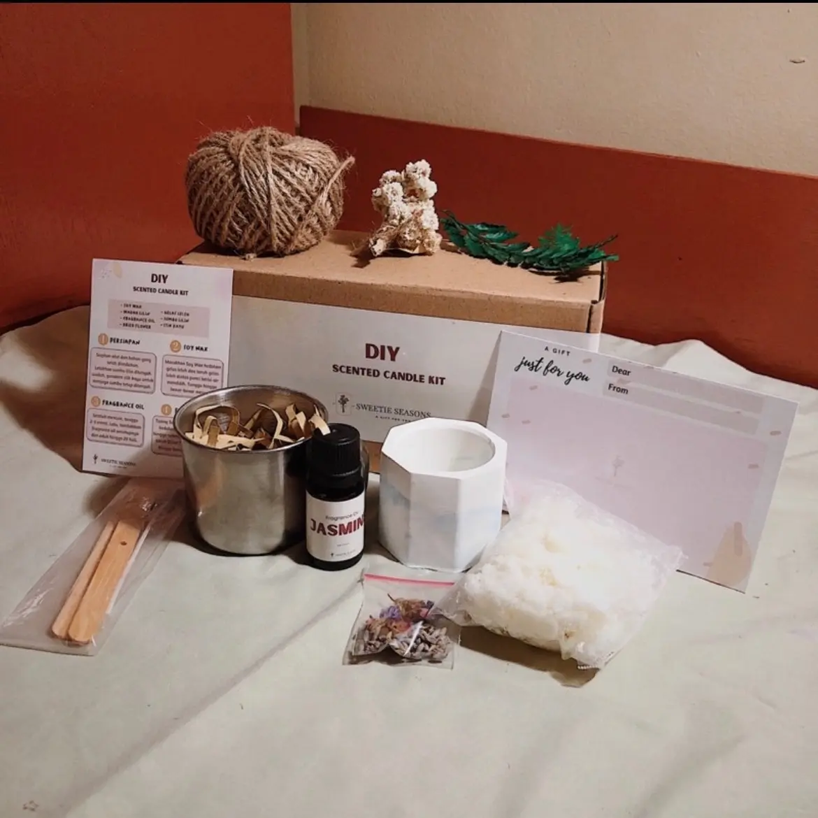 DIY Scented Candle Kit with Dried Flower by Sweetie Seasons | Lilin Aromatherapy Kit