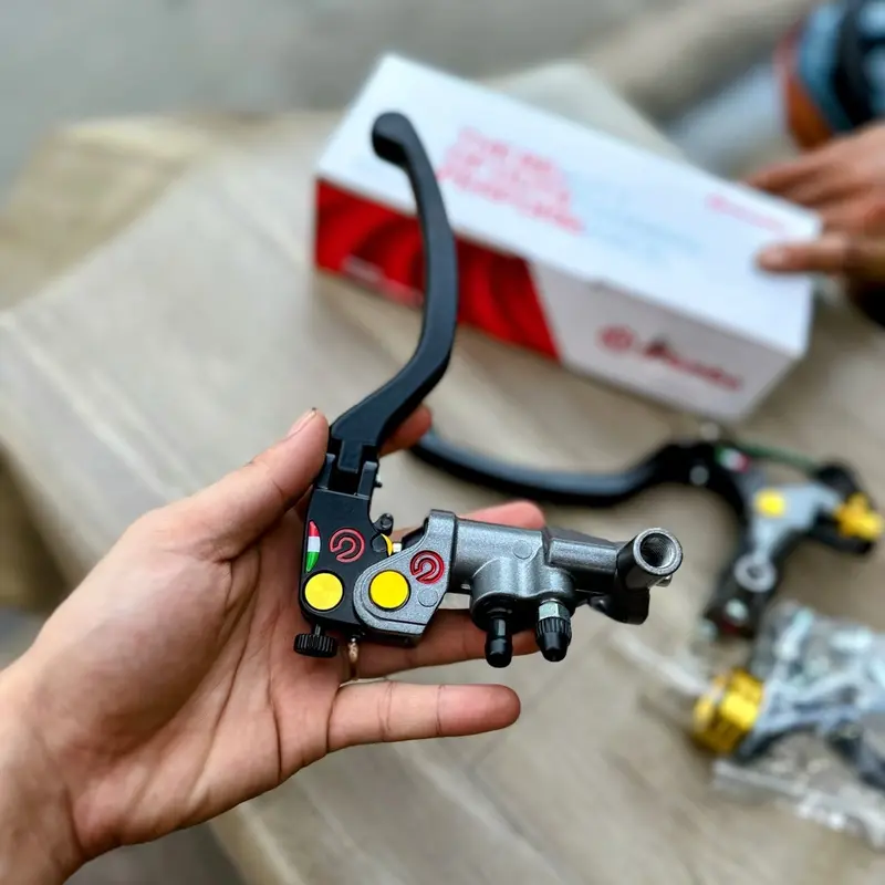 Cặp tay thắng brembo bình rời dòng Moto GP phanh xe Phụ Tùng 2