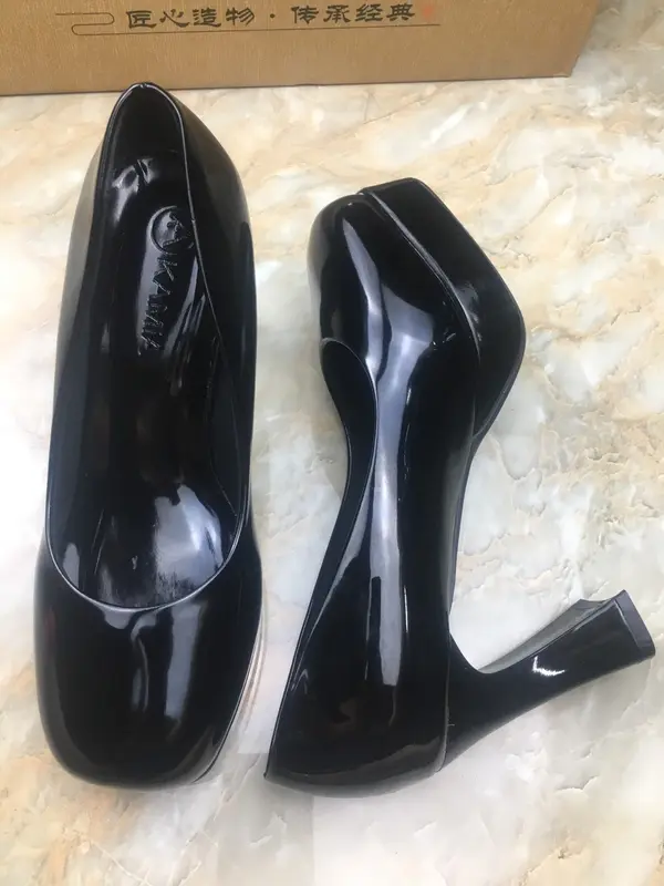 giày cao gót nữ cao cấp ,gót cao 9cm được làm từ chất liệu da bóng pu cao cấp, có 4 màu den, trắng ,kem , dỏ dô, tao nên dôi giày sang trọng ,quý phái , phom 1.5 ,các chị đi lùi 1 size nha  Guina shop 7