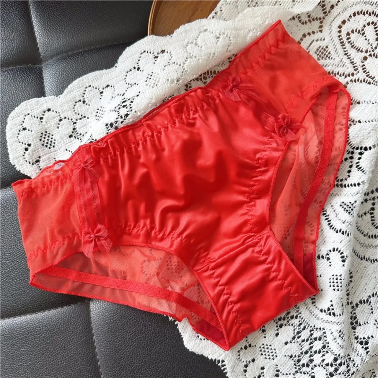 LỤA MỚI- QUẦN LÓT NỮ LỤA SATIN KỂT HỢP VẢI LƯỚI XUYÊN THẤU ĐÍNH NƠ DỄ THƯƠNG CÁ TÍNH