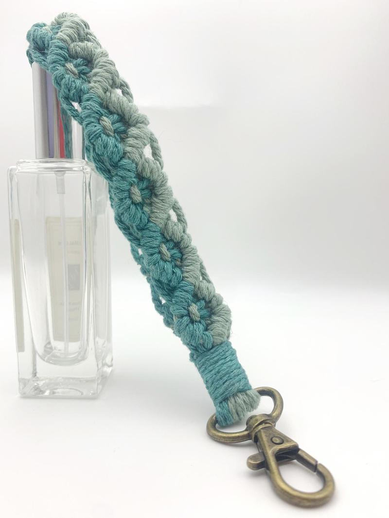 Product Introduction of Cute Flower Design Handmade Braided Keychain for Women & Men, Fashion Accessories for Daily Use, Trendy All-match & Exquisite Keychain for Birthday Gift 5
