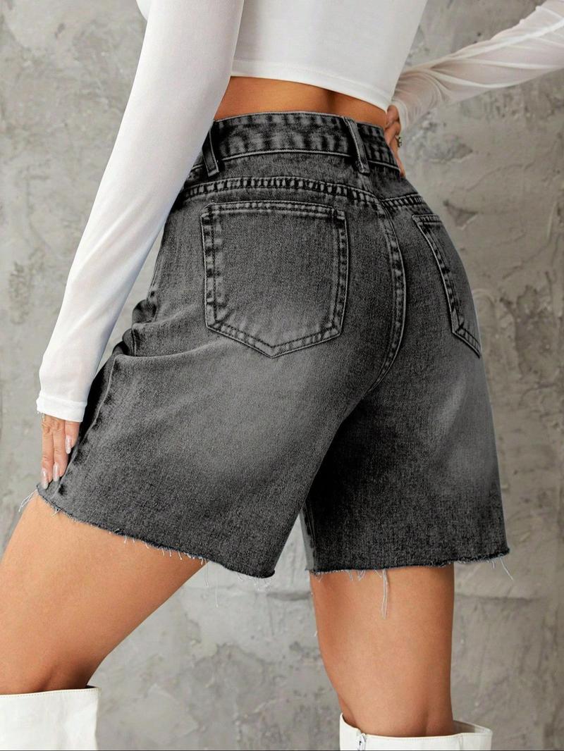Product Introduction of Women's Distressed Hem Denim Shorts, Fashion Casual Raw Hem Short Jeans for Daily Outdoor Wear, Ladies Bottoms for Spring & Fall 2