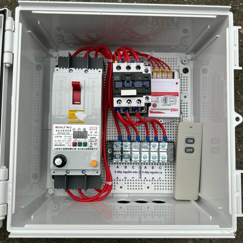 Tủ điện bật tắt từ xa 3km 3 pha 1-11kw có attomat bảo vệ mất pha ,quá tải, chạm chập dành cho máy bơm nước, máy rửa xe, mô tơ .tủ nhựa côm bô zit cheo ngoài trời chống mưa chống nắng chống dò điện ra vỏ