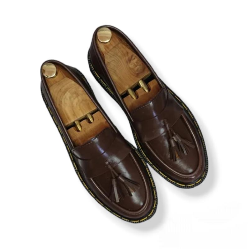 sepatu casual formal terlaris loafers pria dan wanita sepatu santai slip on hitam Pantofel 1