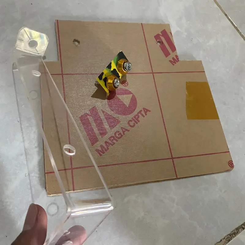 Mudflap akrilik pelindung mesin beat karbu 1