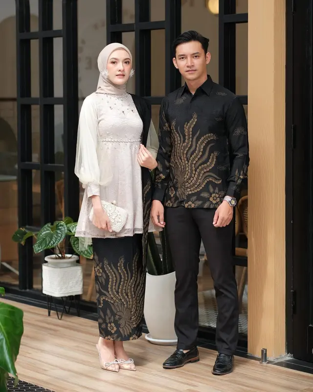 Couple Kebaya Kemeja Batik Nadine Latte Outfit Engagement Wisuda Kondangan Premium Modern 0