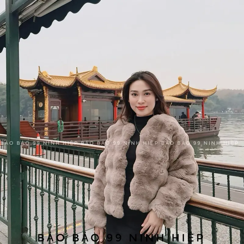 Áo Lông Quảng Châu Cao Cấp - 805 Lông Tuyết Mềm  Women Top Jacket Mùa Đông Kem 1