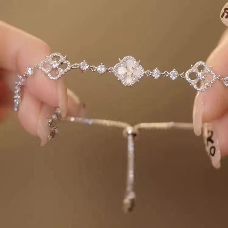 Vòng Tay Đá Zircon Hoa Bốn Cánh Hàn Quốc, Cảm Giác Cao Cấp Sang Trọng Giá Cả Phải Chăng, Có Thể Điều Chỉnh, Phong Cách Mới, Trang Sức Thời Trang Nữ, Được Đánh Giá Tích Cực 1621 6