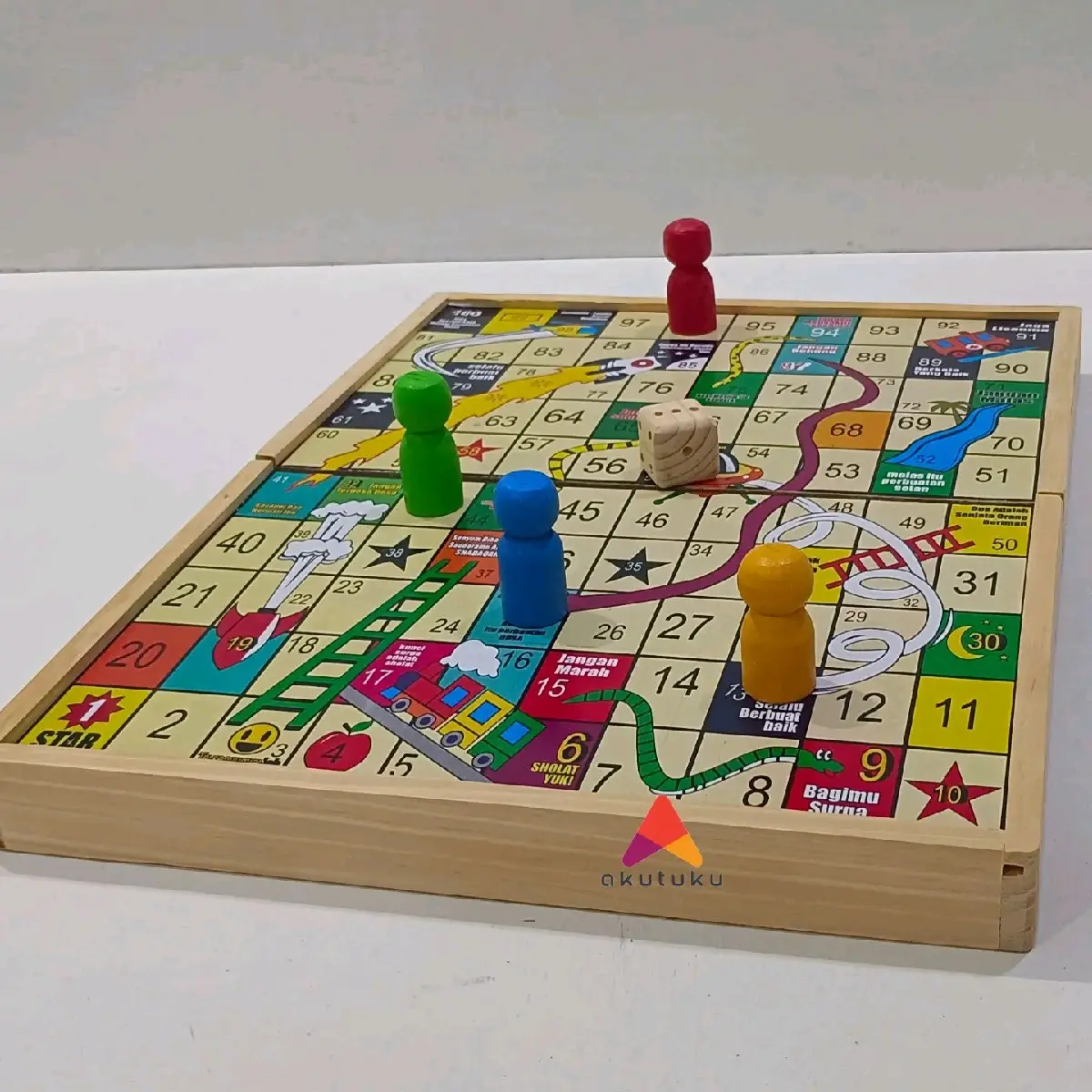 Papan permainan ular tangga dari kayu Mainan edukasi anak