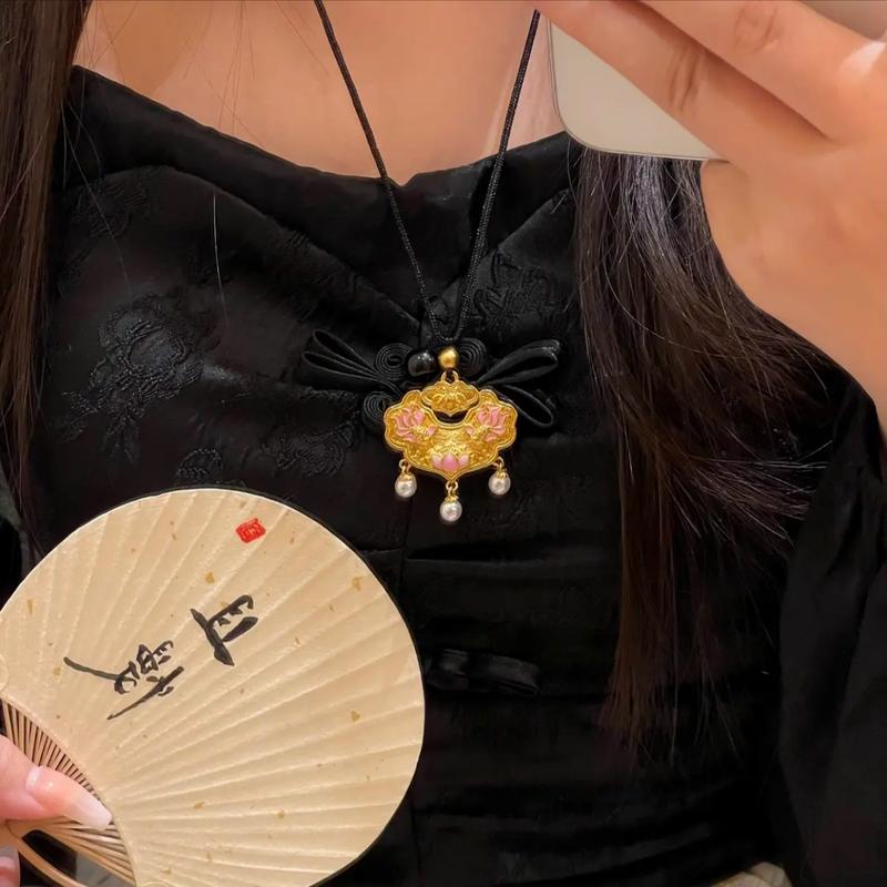 Product Introduction of Gold Shop Same Style Alluvial Gold 999 Pisces Koi Lock Necklace Safety Lock Powder Gold Plated Ruyi Huapai Lock Bag Pendant 2