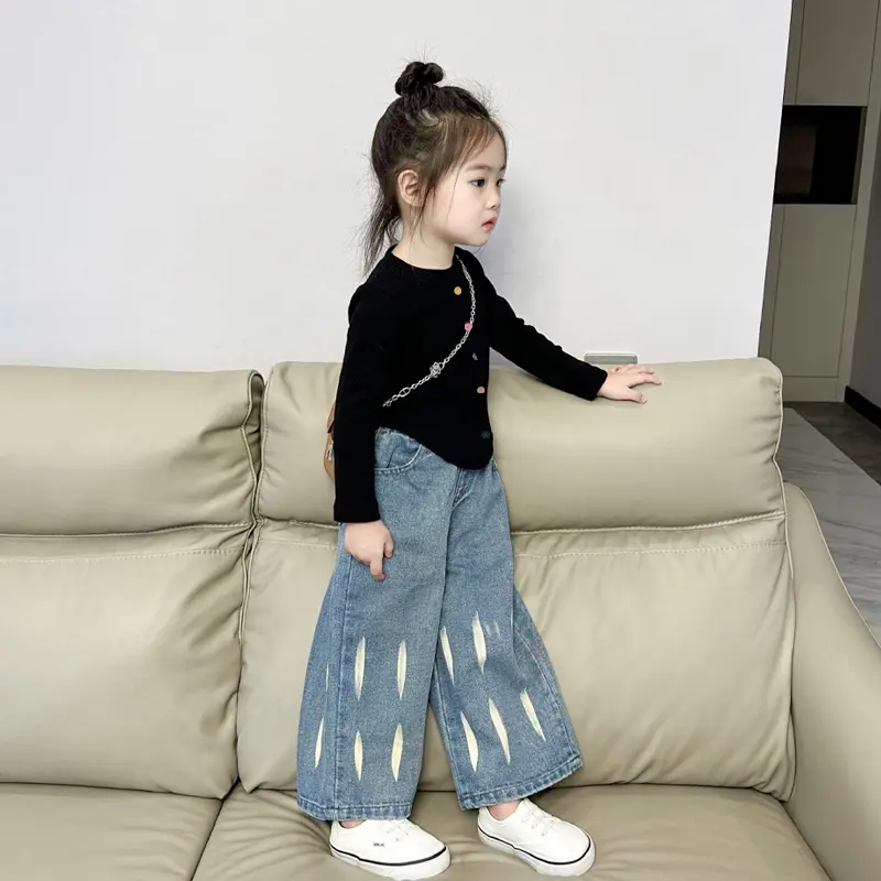 Áo Thun Dài Tay Cho Bé Gái Lượn Tôm Đính Cúc Vải Len Lông Thỏ Cực Đẹp 2