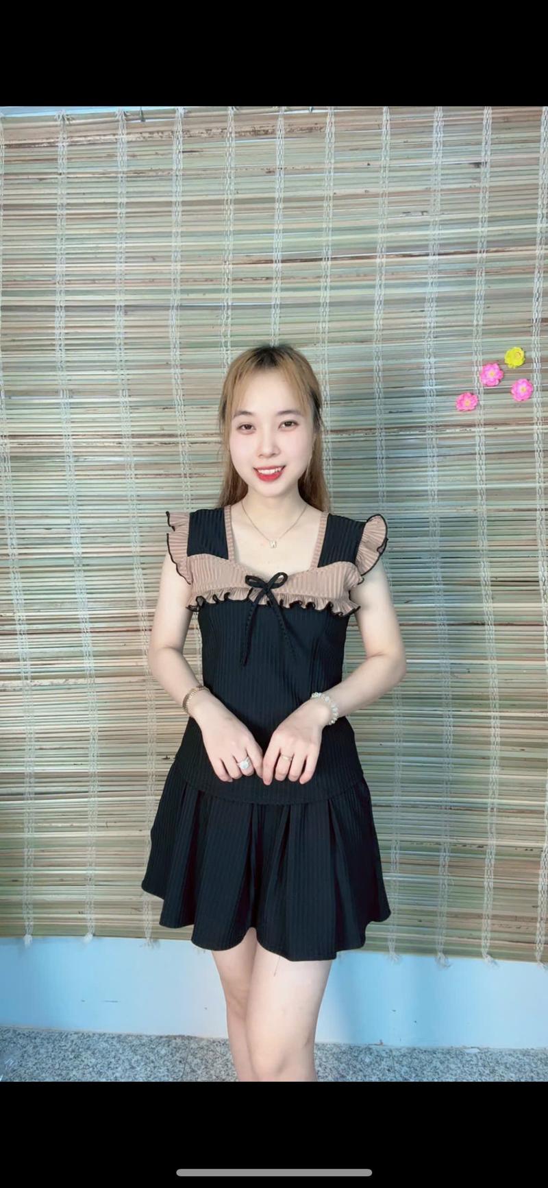 Product Introduction of Bộ đùi váy nữ thun tăm mềm mịn cổ tim tháp vải đen có quần phía bên trong kèm hai túi 38kg đến 74kg 19