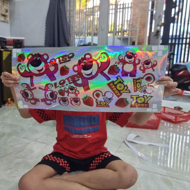 Combo tem logo sticker gấu dâu 7 màu trang trí xe máy 20x60cm - shin decal[ vui lòng ko dán vào bề mặt nhám vì sẽ ko dính] Nhãn Dán