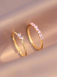 Anillo tipo brazalete apilable con forma de corazón a la moda para conjuntos de verano 2024, banda ligera apilable y accesorios de anillos para mujeres, joyería exquisita con incrustaciones de circonia y diamantes de imitación