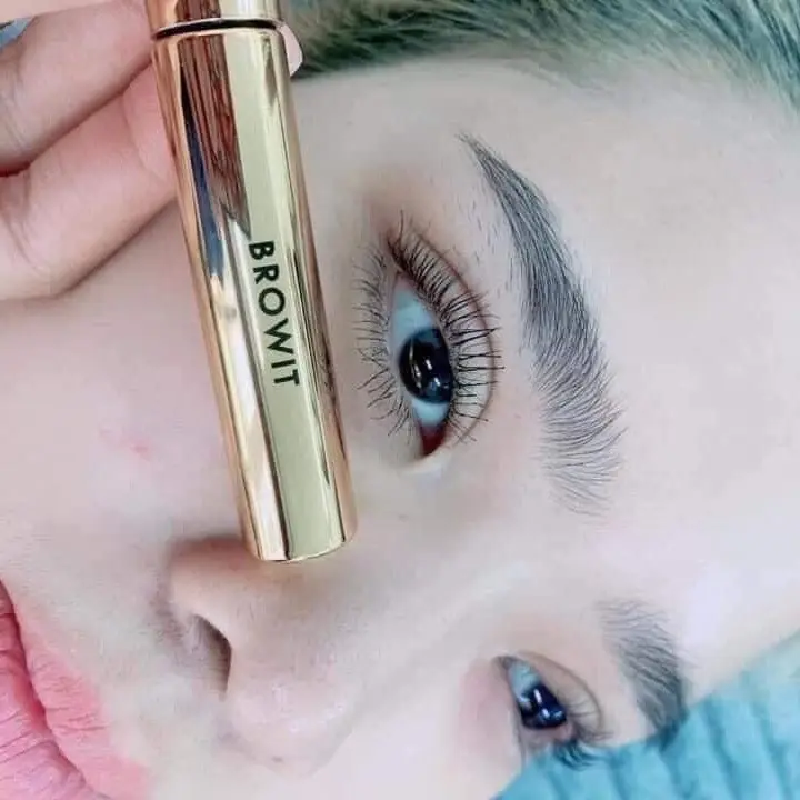 Mascara làm dày và dài mi Browit By Nongchat 2