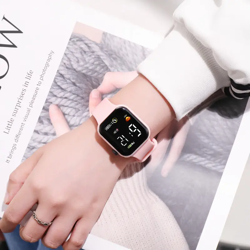 Đồng hồ Điện tử Đeo tay phong cách hiện Đại Voi Watch Móc Khoá Caro 2