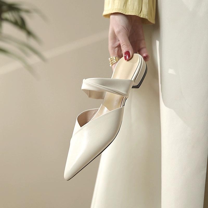 Chân dày tăng size Giày Sục Bít Mũi Nhọn Phối Quai Ngang 3 Phân Da Mềm, Giày Bệt Mũi Nhọn Quai Ngang Phối Kiểu WD2330 Nữ Shoes DéP Không có Beige Mules & Clogs