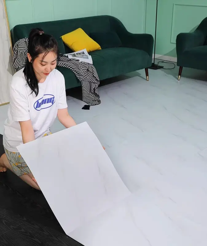 sàn nhựa xi măng vuông keo sẵn kích thước 45x45cm 0
