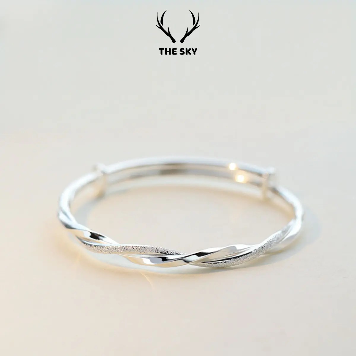 Lắc tay nữ The Sky, Kiềng tay Xoắn nhám cách điệu xinh xắn freesize có thể tuỳ chỉnh theo tay đeo TSLT001