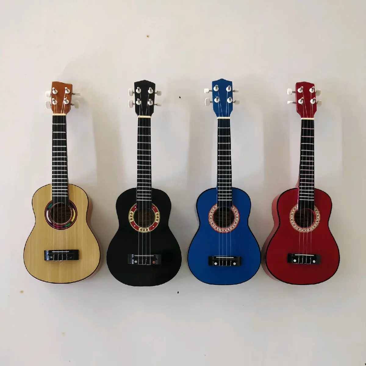 Ukulele Original Bahan Kayu Bonus Pick Gitar