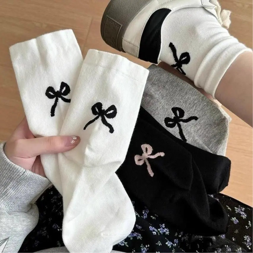 Tất Nữ Cổ Cao Thêu Nơ Xinh Xắn Trendy - Cotton Tự Nhiên, Mềm Mại, Thoáng Mát
