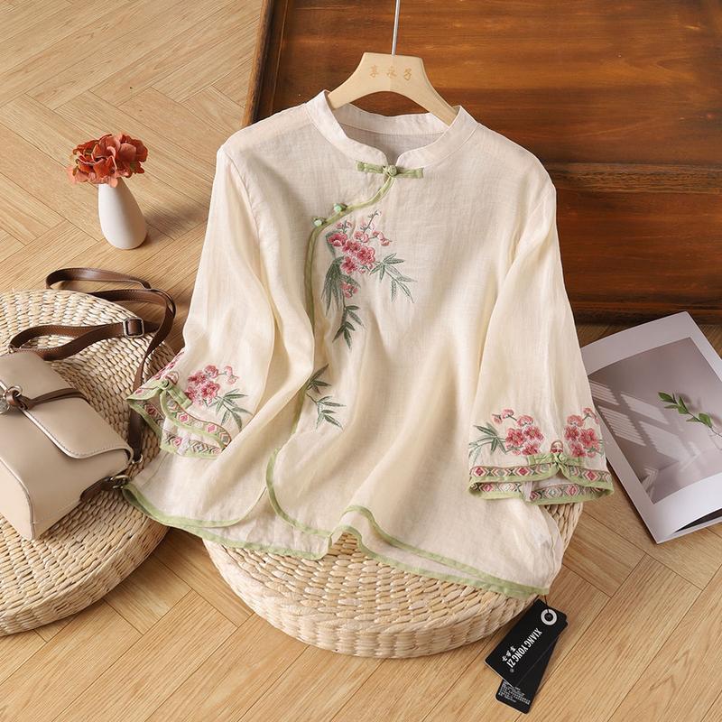 Product Introduction of Áo Cánh Cổ Điển Nút, Cổ Chân Đế, Vạt Nghiêng, Phong Cách Dân Tộc, Thêu Nặng, Làm Bằng Vải Lanh Bông, Tay Áo Ba Phần Tư, Dành Cho Nữ, Hàng Mới Về Mùa Hè 2025 Top Women Sơ Mi 3