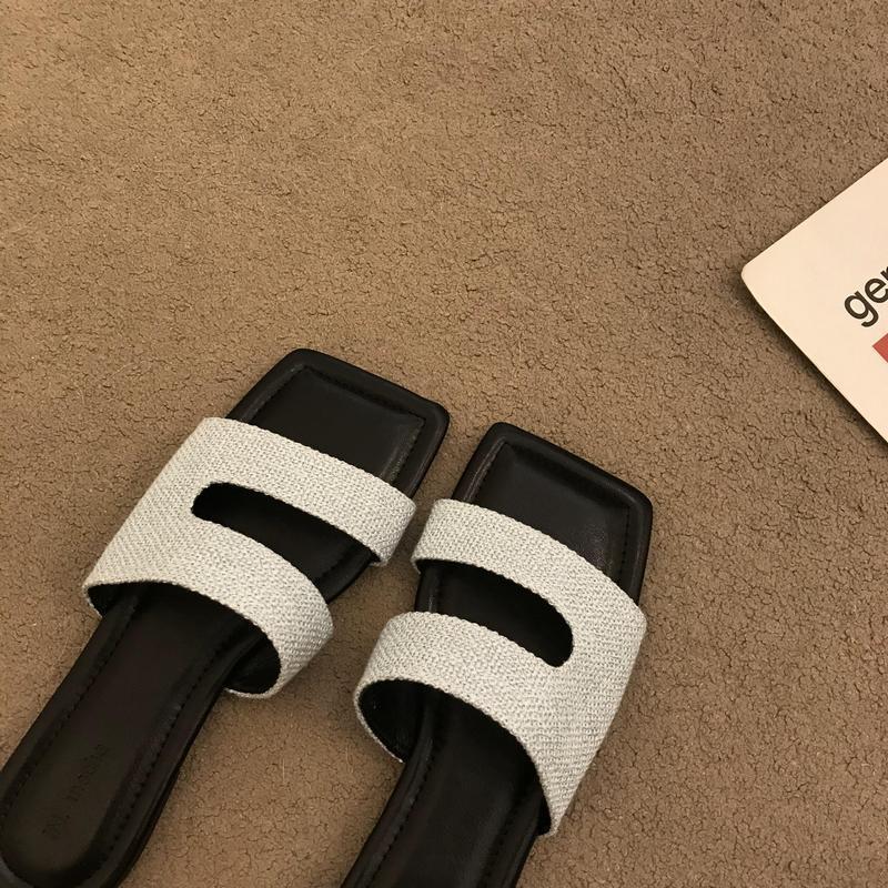 Product Introduction of Flat slippers for women wear simple vacations outside the summer 4