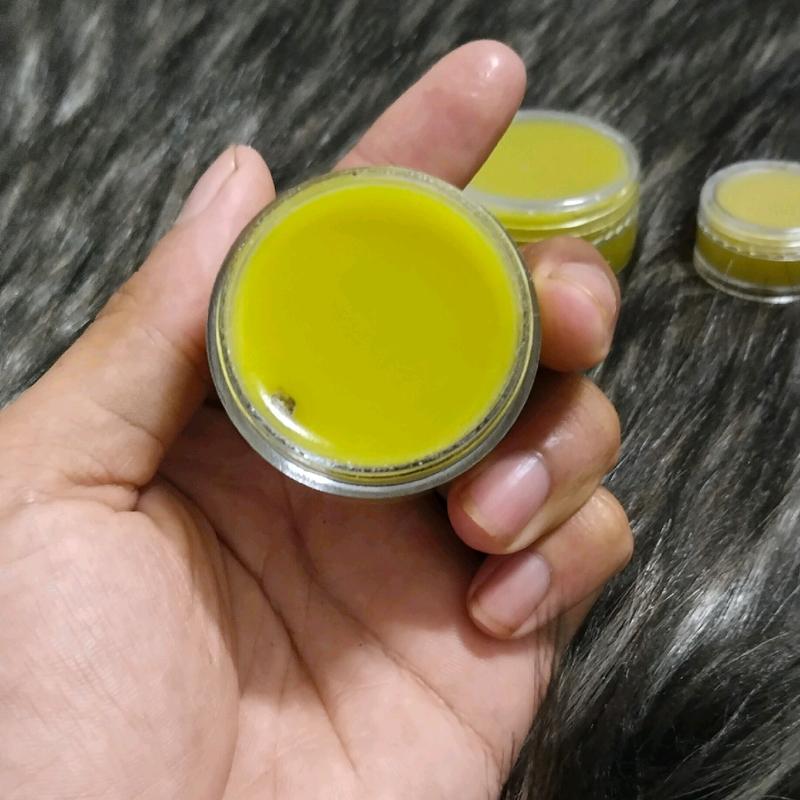 Dầu sáp mật ong làm từ thiên nhiên. 1