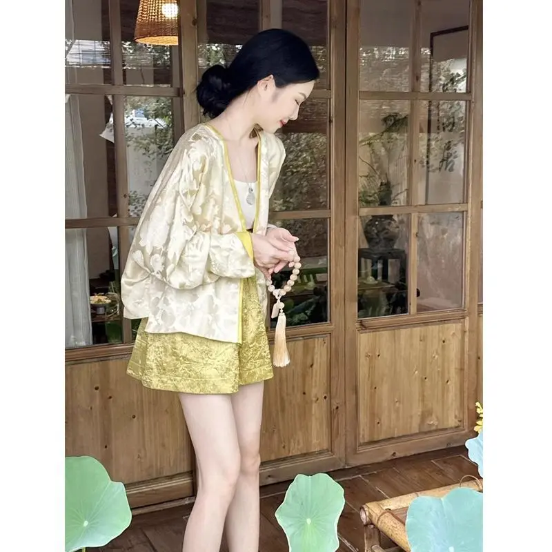 Quần Áo Nữ Phong Cách Trung Quốc Bộ Đồ Phong Cách Quốc Gia Áo Khoác Nút Thắt Nút Trung Quốc Bộ Hai Mảnh Áo Và Quần Đùi, Thích Hợp Cho Mùa Hè Trẻ Trung Và Trưởng Thành, Hàng Mới Về Năm 2025