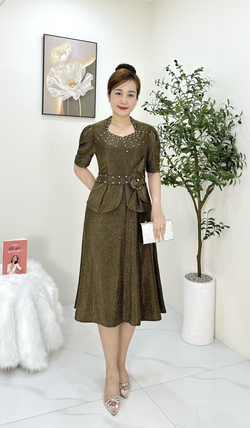 Product Introduction of Đầm Trung Niên M671 Vải Nhủ Co Giãn Mát Mịn Kết Hoa Đính Đá Cho Mẹ Đi Chơi Dự Tiệc Từ 48-75kg Ôm Gọn Thanh Lịch Nữ Women Dress 8