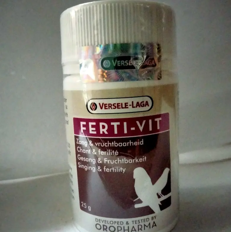FERTI-VIT meningkatkan birahi dan kesuburan selama masa ternak, burung membutuhkan campuran optimal dari vitamins, asam amino, trace elements lengkap dengan sendok takar.