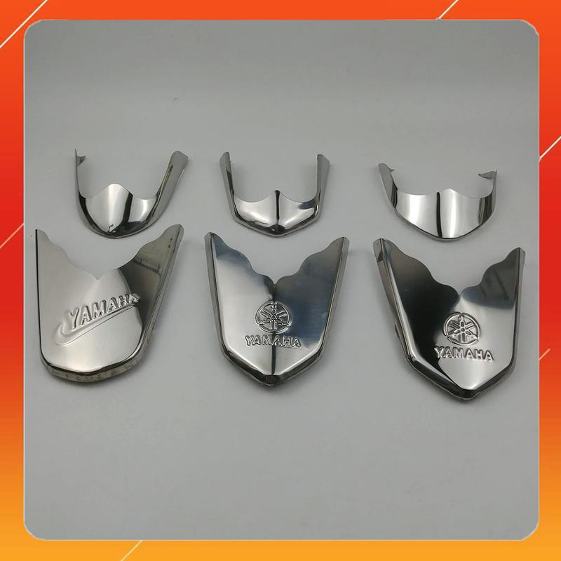 Ốp mỏ đuôi dè Inox xe SIRIUS xăng cơ, FI phun xăng điện tử (2013 đến 2023) chỉ mũi chắn bùn che mõm đời đầu/cũ/mới nhất