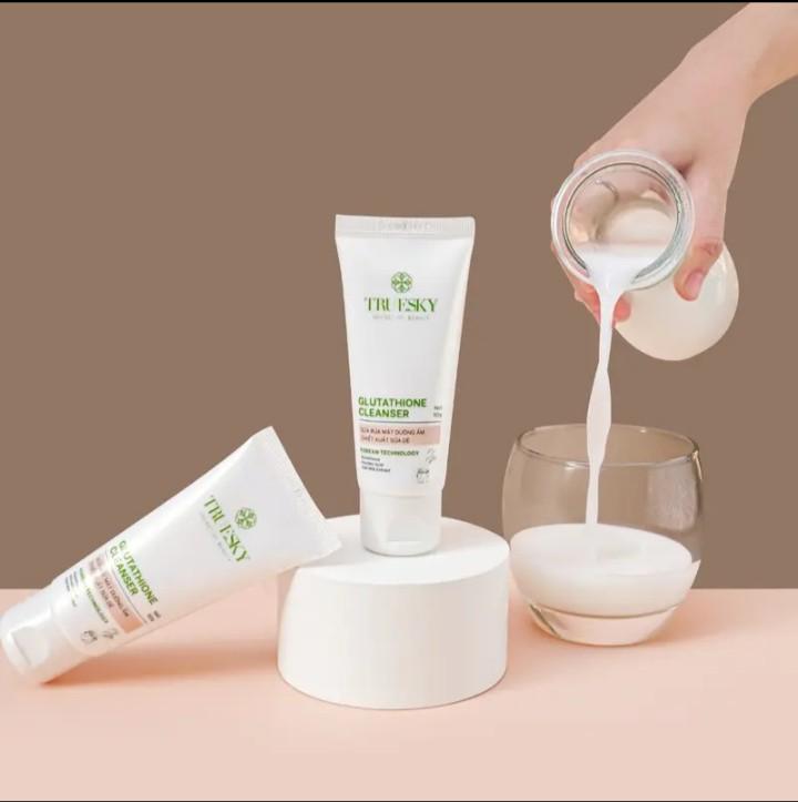 Product Introduction of Sữa rửa mặt hỗ trợ làm sáng da và dưỡng ẩm - Truesky Glutathione Cleanser chiết xuất sữa dê 50g 2