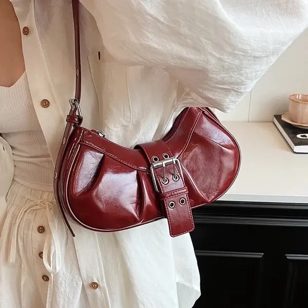 Túi xách nữ cắp nách khoá đai thời trang cá tính kiểu dáng Hàn Quốc T02