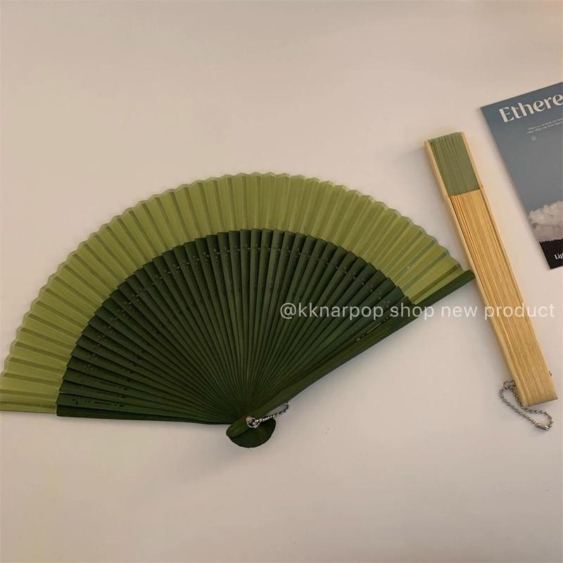 Product Introduction of Kipas Lipat Arkaik, Hijau Sejuk, Gaya Musim Panas, Mudah Alih, Pakaian Cina Han Purba, Kipas Buluh Rumbai, Sesuai untuk Cheongsam Menari, 2023, Ins Reka Bentuk 3