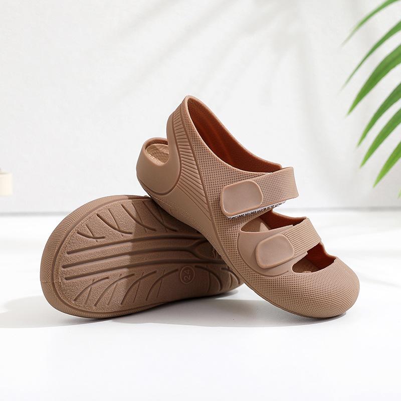 Product Introduction of 24-Year New Children's Closed Toe Soft Plastic Velcro Men's and Women's Baby Water-Stepping Sand Shoes Hole Shoes 2