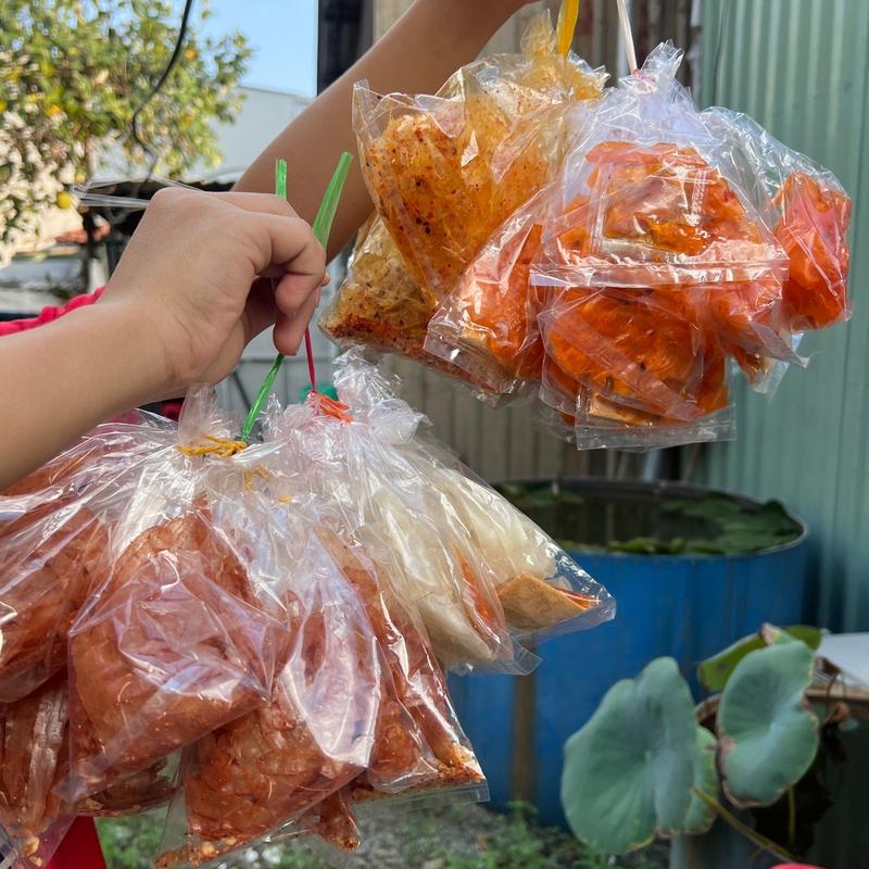 Bánh tráng trộn tuổi thơ xâu 10 bịch (bánh sợi khô)