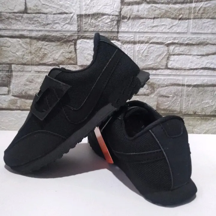SEPATU SEKOLAH ANAK TK SD HITAM POLOS LAKI PEREMPUAN PEREKAT TEMPEL Round Toe Fashion