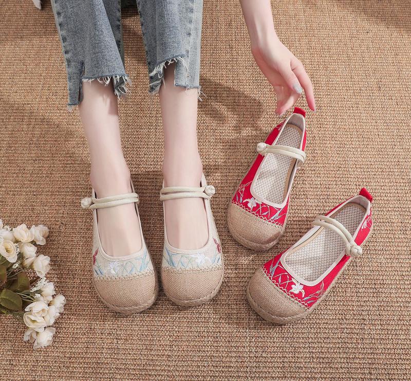 Product Introduction of 2025 Summer Old Beijing Cloth Shoes Wide Toe Comfortable Hemp Toe Embroidered Shoes Ethnic Style Ancient Chinese Clothing Shoes 2