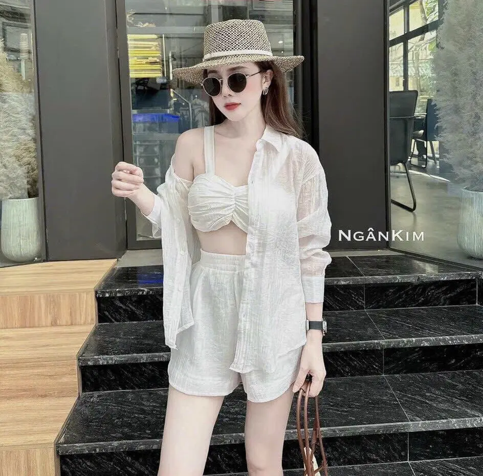 SÉT 3 MÓN ĐI BIỂN, áo dây kèm áo sơ mi ngoài phối quần đùi du lịch hoặc ngoại cảnh chất liệu voan tơ xước