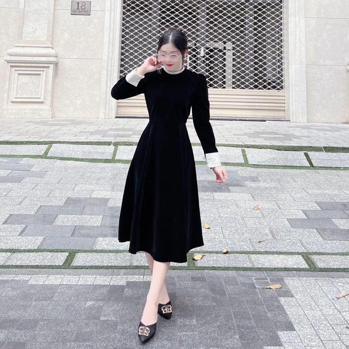 ELACLOTHING - Váy Nhung Cổ Trụ Đính Ngọc Dáng Dài Tiểu Thư Sang Chảnh Chuẩn Form