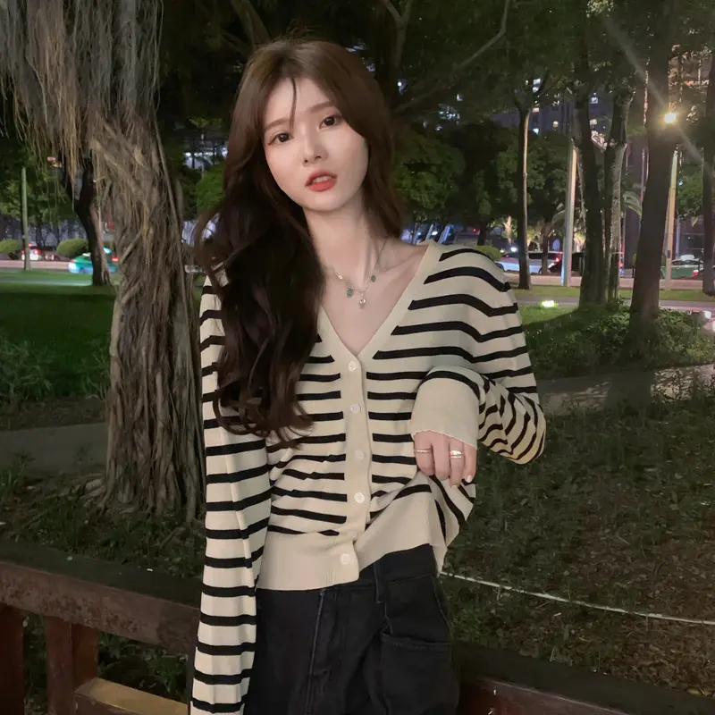 Áo Len Dệt Kim Cổ Chữ V Sọc Sang Trọng, Dành Cho Nữ, Phong Cách Tươi Mới Women Top