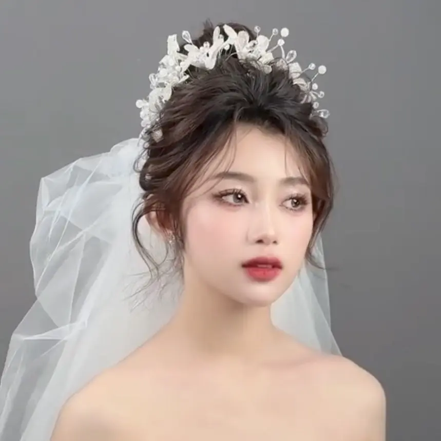 Bờm tóc cô dâu ren hình bông hoa