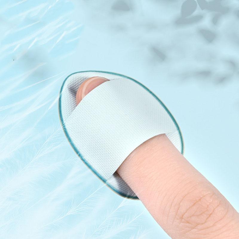 Bông phấn dạng ngón tay mini, tiện lợi khi che đi những khuyết điểm nhỏ trên khuôn mặt, có thể dùng ướt hoặc khô 2
