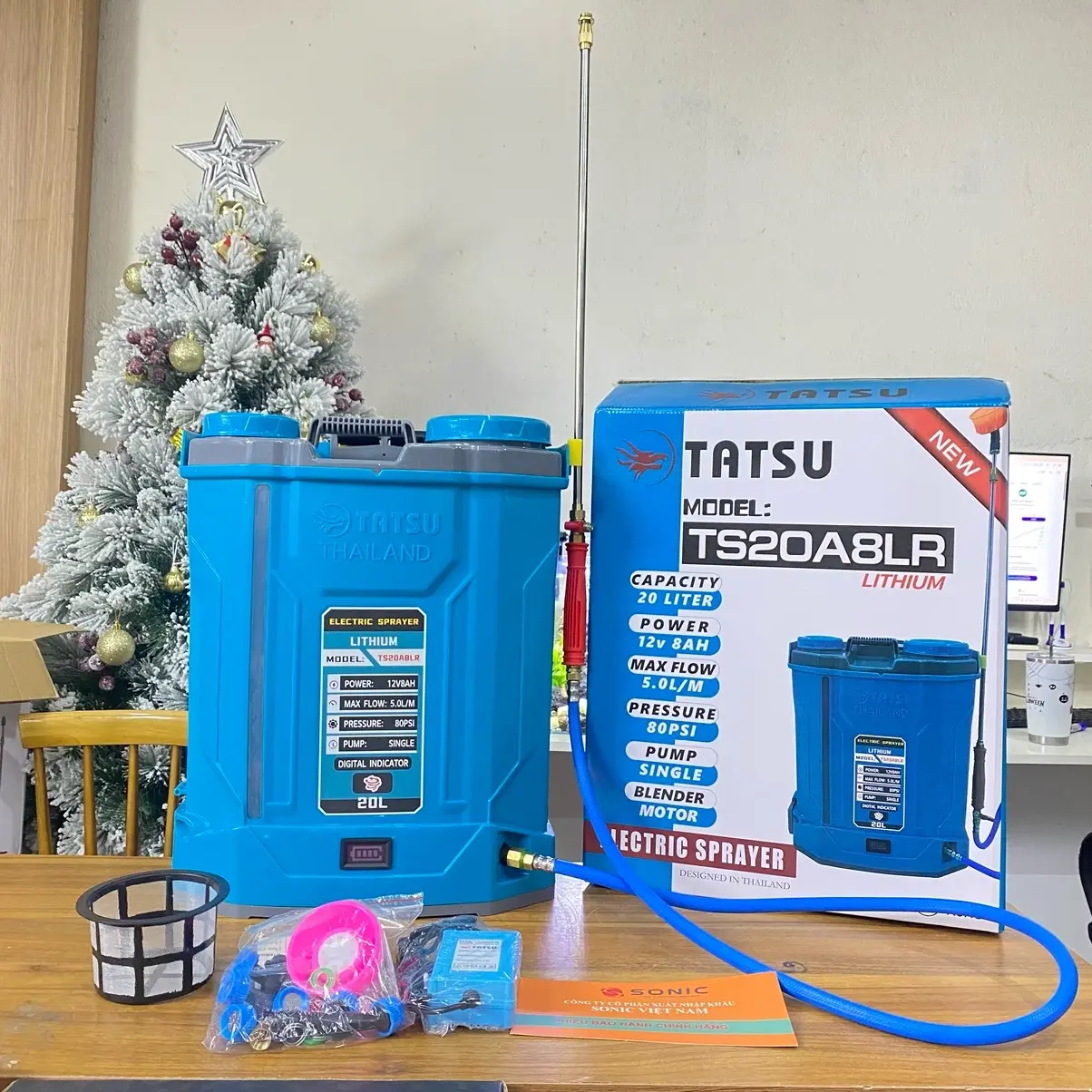 Bình phun 20L 1 củ bơm Đảo thuốc - pin Lithium siêu nhẹ Tatsu TS 20A8LR