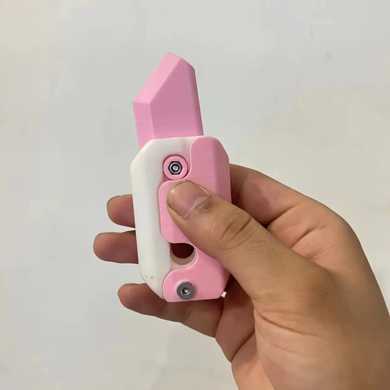 Ba mảnh 3D Dao cắt củ cải Đồ chơi trẻ em Giải nén Đồ chơi nhựa Toy Giảm Stress carot luoc daocarot balisong