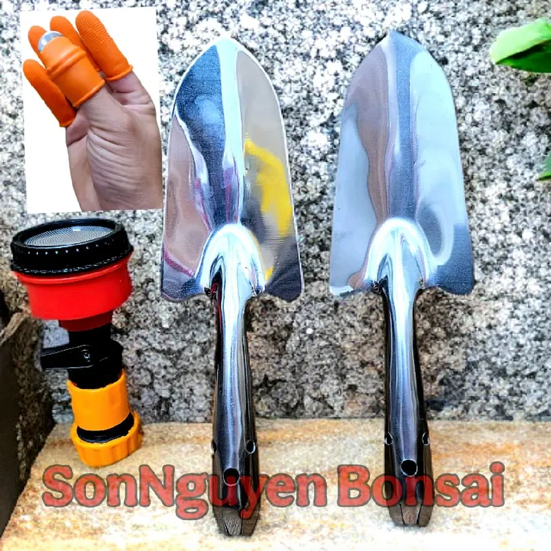 ComBo 2 Xẻng Inox, Và 1 Vòi Nước,Làm Vườn Trồng Rau, Tưới Hoa ( Tặng 1 Găng Tay Hái Rău, Bấm quả ). 0
